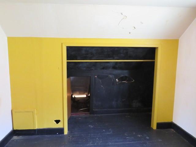 501 Adams St, West Newton, PA 15089 - detailed view of baseboards