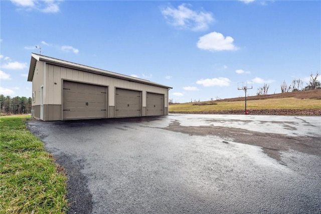 19 Misty Meadows Ln, Menallen Twp, PA 15401 - view of detached garage