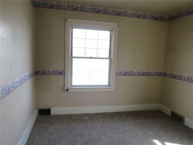 437 Shady Ave, Charleroi Boro, PA 15022 - carpeted empty room with baseboards