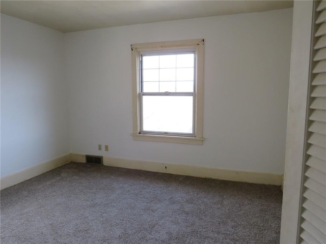437 Shady Ave, Charleroi Boro, PA 15022 - empty room with visible vents, carpet floors, and baseboards