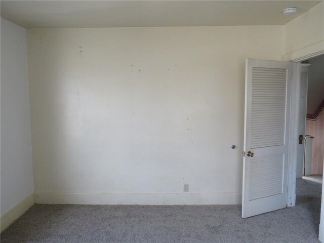437 Shady Ave, Charleroi Boro, PA 15022 - unfurnished room featuring carpet flooring and a smoke detector
