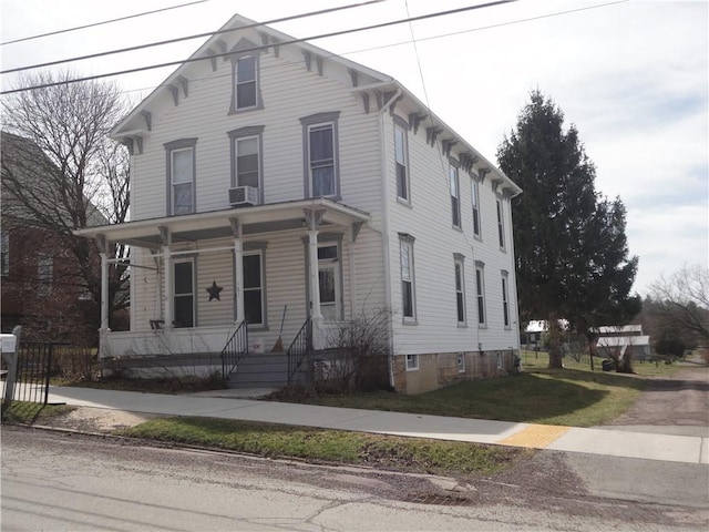 161 Ord St, Salisbury, PA 15558 - italianate house with a porch