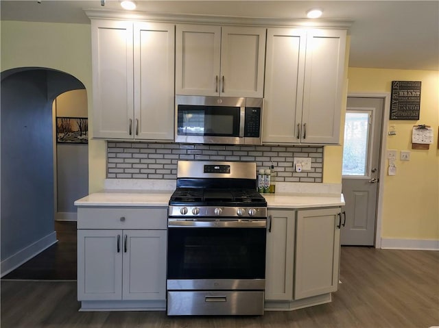 418 Pine Hill Rd, W Kittanning Boro, PA 16201 - kitchen featuring baseboards, stainless steel appliances, dark wood-style floors, and light countertops