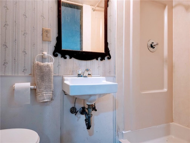 418 Pine Hill Rd, W Kittanning Boro, PA 16201 - bathroom featuring toilet