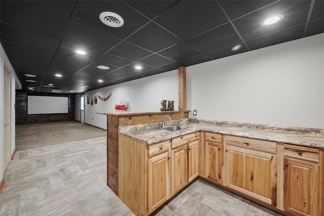 1768 Haflinger Dr, North Huntingdon, PA 15642 - kitchen featuring a sink, a peninsula, recessed lighting, a drop ceiling, and visible vents