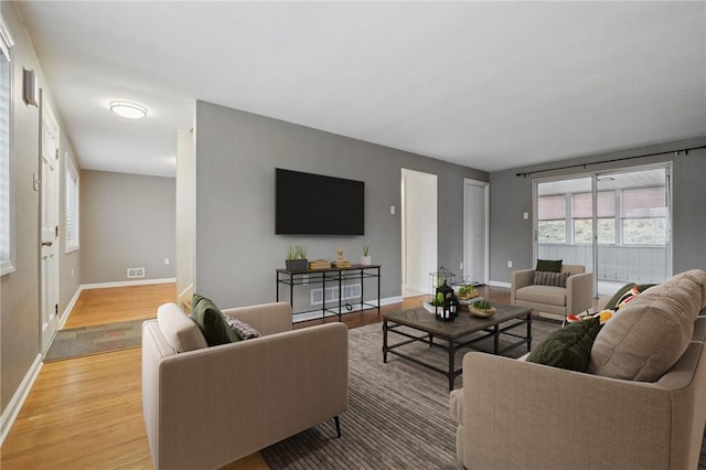 130 Shiela Dr, Green Tree, PA 15220 - living area with light wood finished floors and baseboards