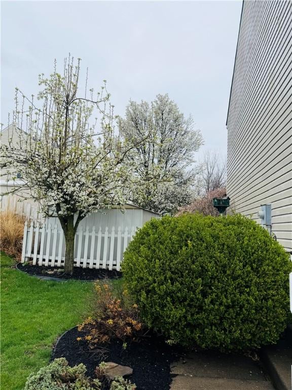 5 Trotwood Cir, North Strabane, PA 15317 - view of yard