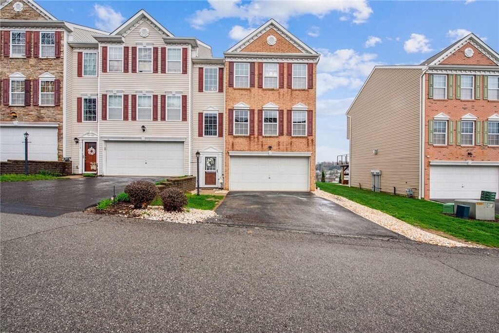 112 Alderwood Dr, Greensburg, PA 15601 - photo 1