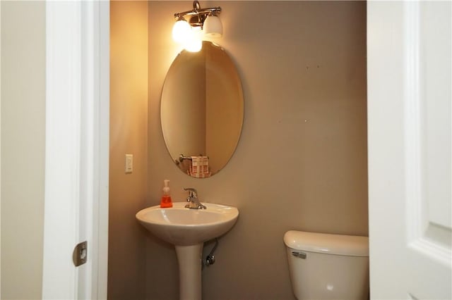 395 Wealdstone Rd, Cranberry Twp, PA 16066 - bathroom featuring toilet and a sink