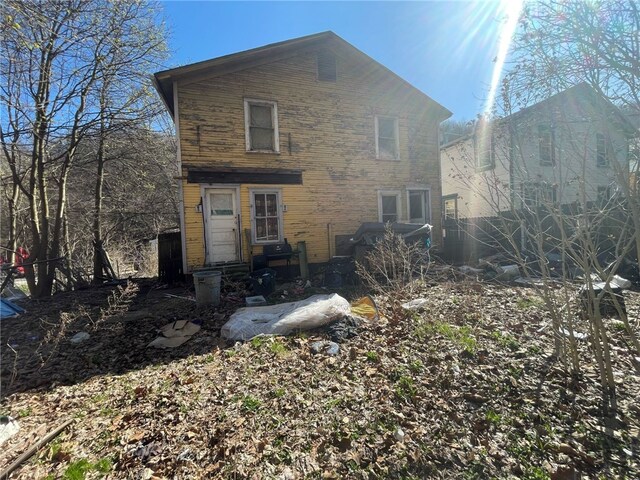 142 Baker St, Aliquippa, PA 15001 - view of back of house