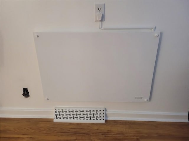 11 Murner Ln, Claysville, PA 15323 - details featuring visible vents and baseboards