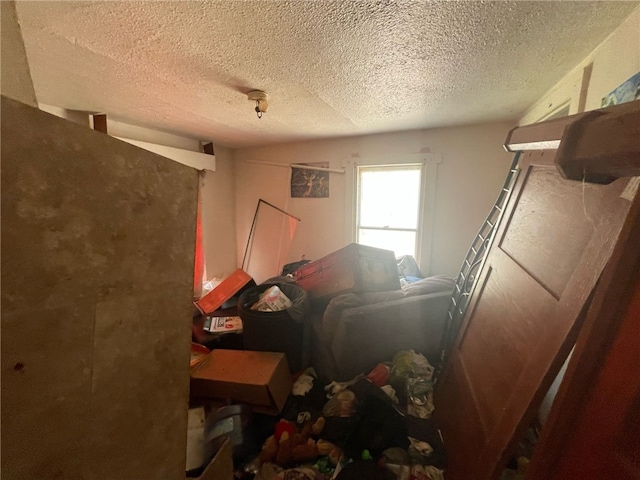 140 Baker St, Aliquippa, PA 15001 - interior space with a textured ceiling