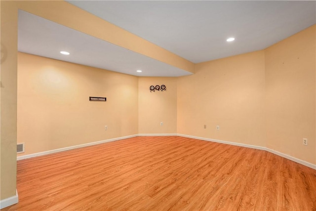 422 Heights Dr, Pine Twp Nal, PA 15044 - unfurnished room featuring light wood-type flooring, baseboards, visible vents, and recessed lighting