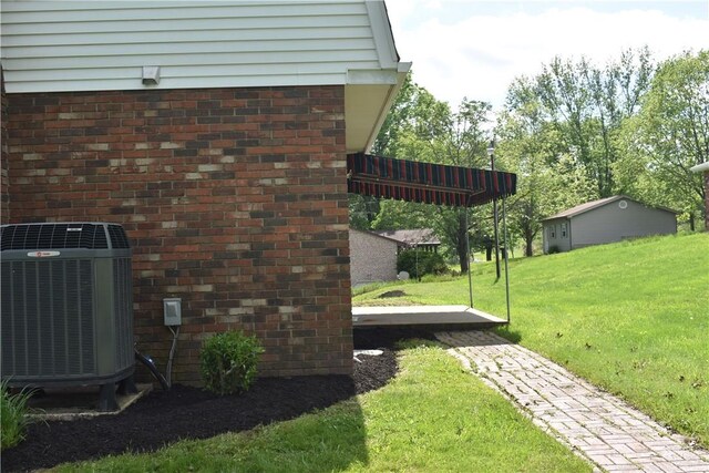 511 Pleasant Valley Rd, Buffalo Twp Wsh, PA 15301 - view of green lawn featuring cooling unit