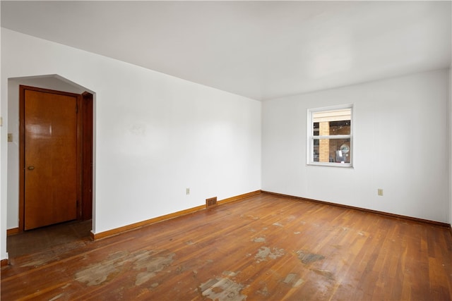 3555 Middleboro Rd, Castle Shannon, PA 15234 - empty room featuring wood-type flooring, baseboards, and visible vents
