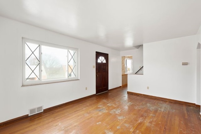 3555 Middleboro Rd, Castle Shannon, PA 15234 - entrance foyer featuring wood-type flooring, visible vents, and baseboards