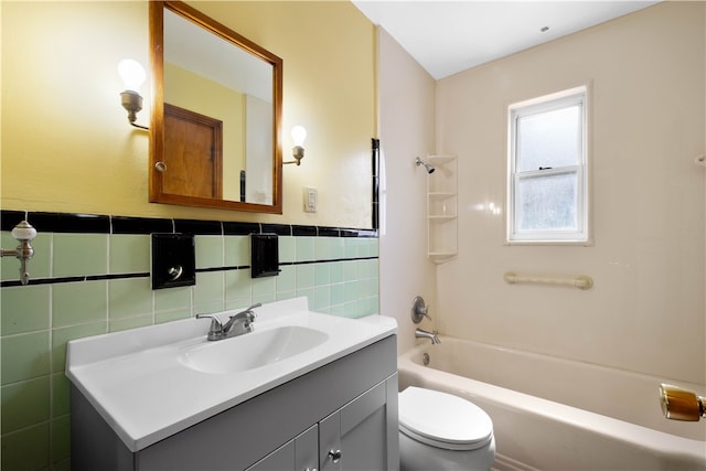 3555 Middleboro Rd, Castle Shannon, PA 15234 - full bath with vanity, toilet, shower / bathtub combination, wainscoting, and tile walls