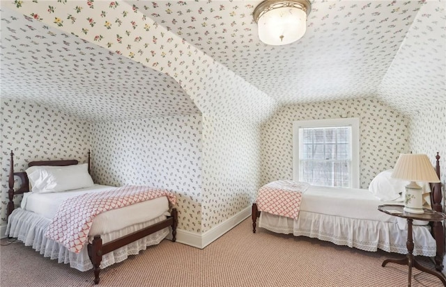 918 W Waldheim Rd, Fox Chapel, PA 15215 - bedroom featuring carpet floors, vaulted ceiling, and wallpapered walls