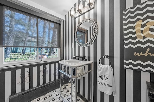 1556 W Ingomar Rd, Franklin Park, PA 15237 - bathroom with wallpapered walls