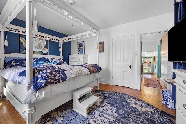 1556 W Ingomar Rd, Franklin Park, PA 15237 - bedroom featuring wood finished floors