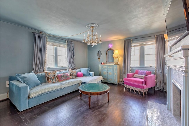 552 N Maple Ave, City Of Greensburg, PA 15601 - living area with a notable chandelier and wood finished floors
