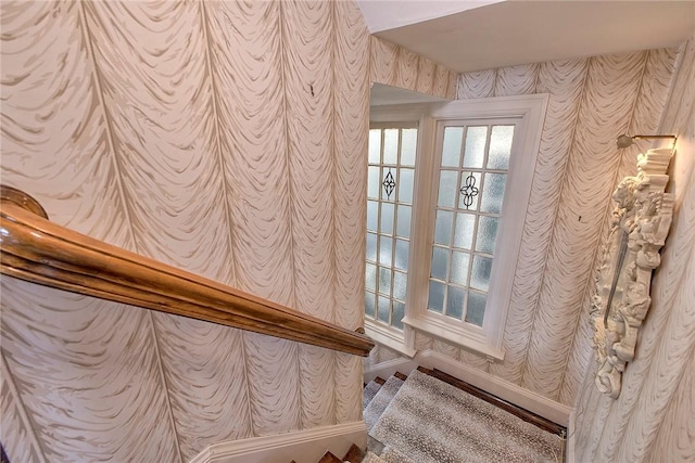 552 N Maple Ave, City Of Greensburg, PA 15601 - details featuring baseboards and wallpapered walls