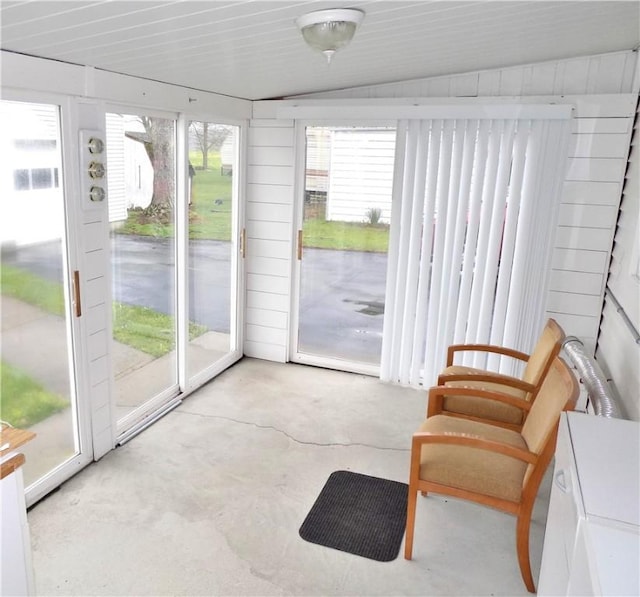 215 Maple St, Carmichaels/Cumblnd, PA 15320 - view of sunroom