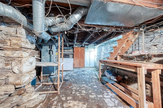 627 Rostraver Rd, Belle Vernon, PA 15012 - interior space with washer / clothes dryer