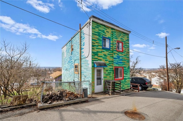 5179 Kincaid St, Garfield, PA 15224 - view of front of house with fence