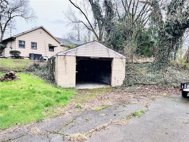 506 E Division St, New Castle/5Th, PA 16101 - view of detached garage