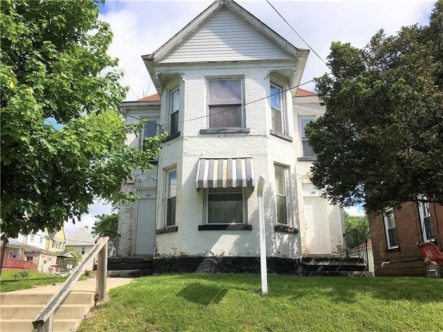 129 Park Ave, New Castle/2Nd, PA 16101 - view of building exterior with entry steps