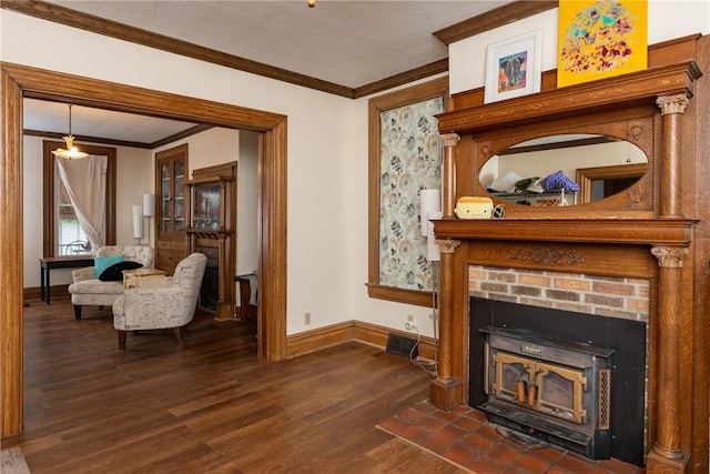 living area with dark wood-type flooring, baseboards, and crown molding