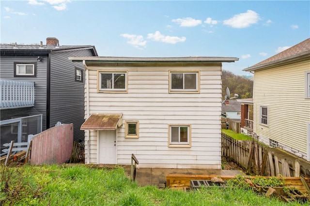 4 Gardner St, Etna, PA 15223 - rear view of property featuring fence