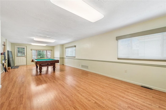 510 Brinton Ave, Pitcairn, PA 15140 - recreation room featuring visible vents, baseboards, light wood-style floors, a textured ceiling, and pool table
