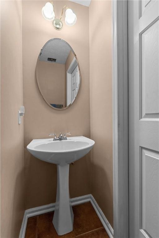 951 Castlegate Cir, Hempfield Twp, PA 15601 - bathroom with baseboards and tile patterned floors