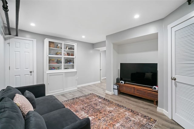 6649 Kinsman Rd, Squirrel Hill, PA 15217 - living area featuring recessed lighting, baseboards, and wood finished floors