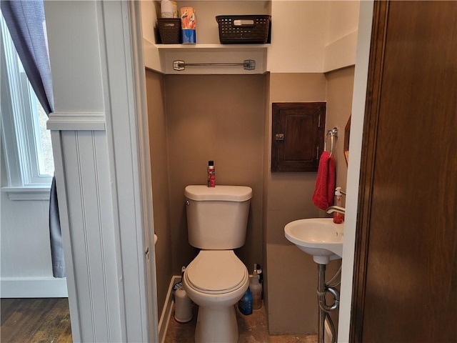 211 Oak St, City Of But Ne, PA 16001 - bathroom with baseboards and toilet