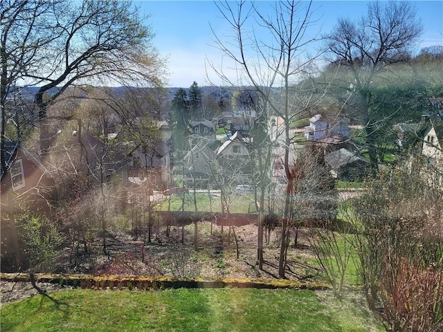 211 Oak St, City Of But Ne, PA 16001 - view of yard