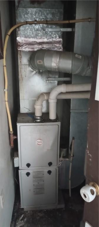420 Broadway Ave, Mckees Rocks, PA 15136 - view of utility room
