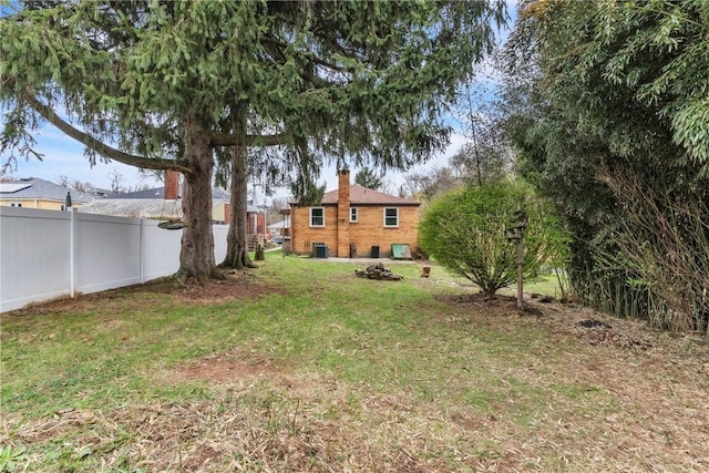 view of yard featuring fence