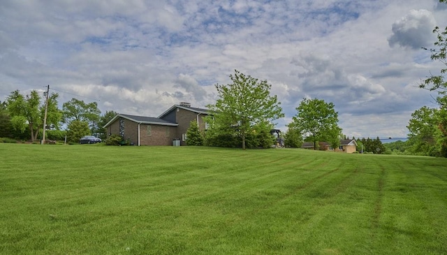 107 Spring Ln, South Union Twp, PA 15401 - view of grassy yard