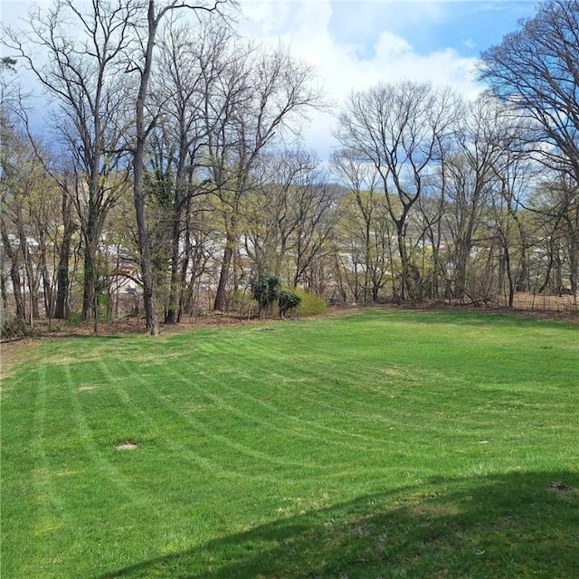 268 Coraopolis Rd, Robinson Twp Nwa, PA 15108 - view of green lawn