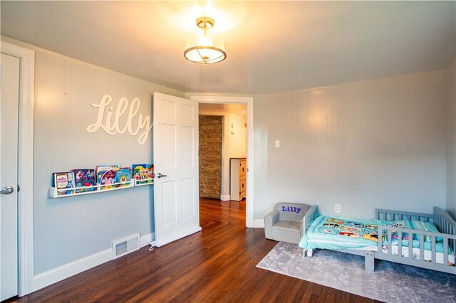 429 Big Knob Rd, New Sewickley Twp, PA 15074 - interior space featuring visible vents, baseboards, and wood finished floors