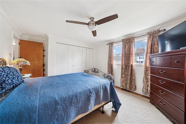 5000 Holly Ct, Murrysville, PA 15668 - bedroom featuring crown molding, a closet, and a ceiling fan
