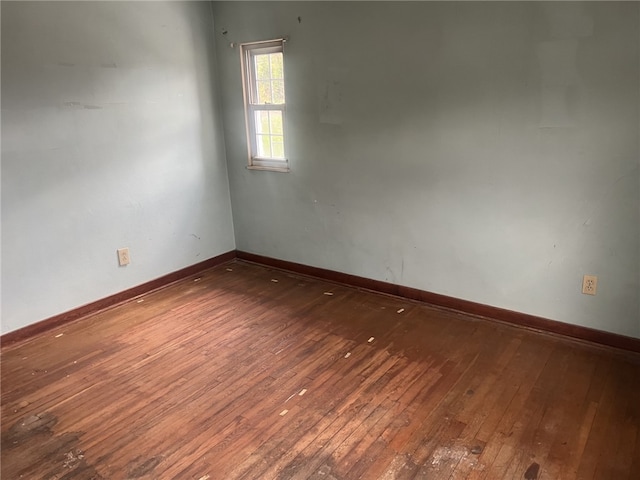 3841 Lawnview Ave, Brentwood, PA 15227 - empty room featuring baseboards and hardwood / wood-style floors