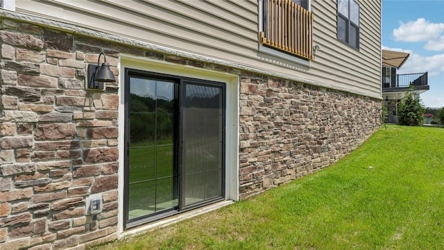 406 Barons Ct, Peters Twp, PA 15367 - view of property exterior featuring a yard, a balcony, and brick siding