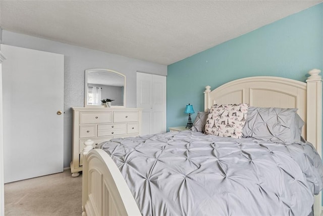 123 Summit Ridge Dr, South Fayette, PA 15017 - bedroom with light carpet and a textured ceiling