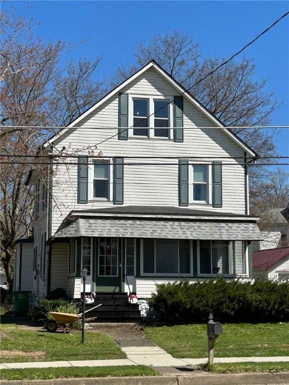 509 W Erie St, Linesville Boro, PA 16424 - view of front of home featuring a front lawn and entry steps