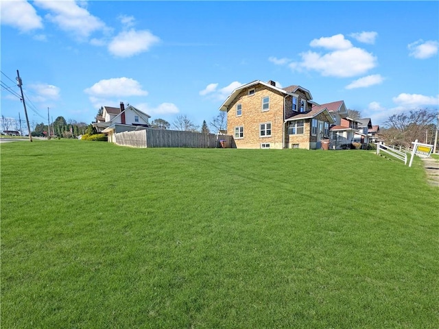 100 Shenango Blvd, Farrell, PA 16121 - view of yard featuring fence