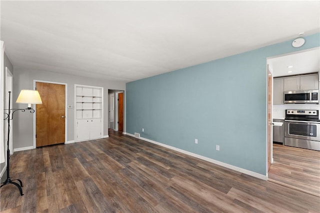 2925 Mcneal Rd, Hampton, PA 15101 - interior space with visible vents, baseboards, and dark wood finished floors